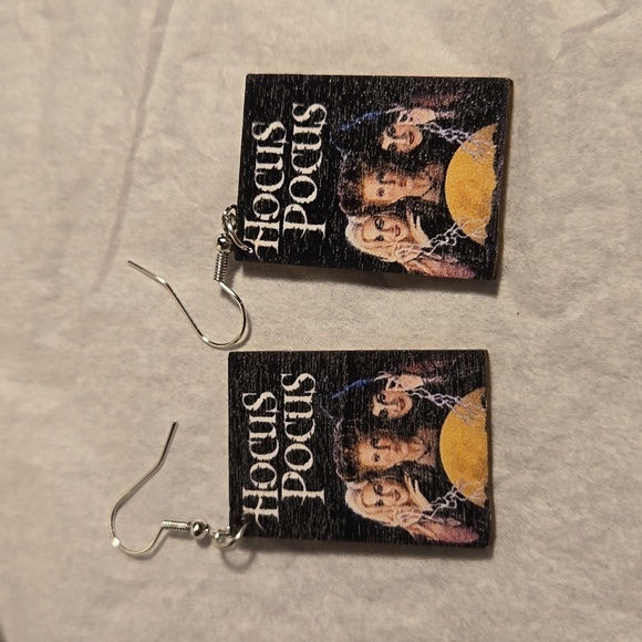 3 /$15 New Wooden Halloween Hocus Pocus Earrings - Picture 3 of 5